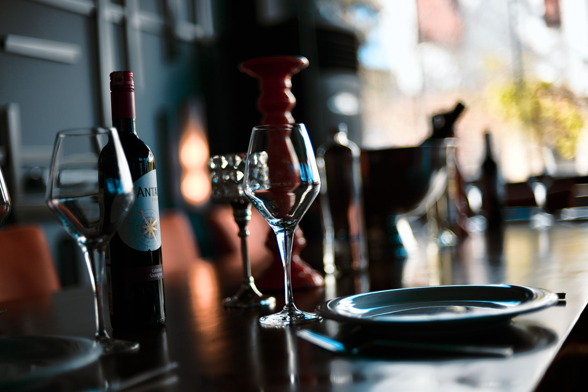 La cucina a vista dell'osteria